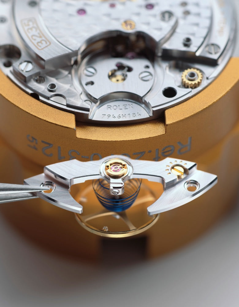 Serviço de manutenção do seu relógio Rolex na David Rosas 
 - Montagem do movimento e lubrificação